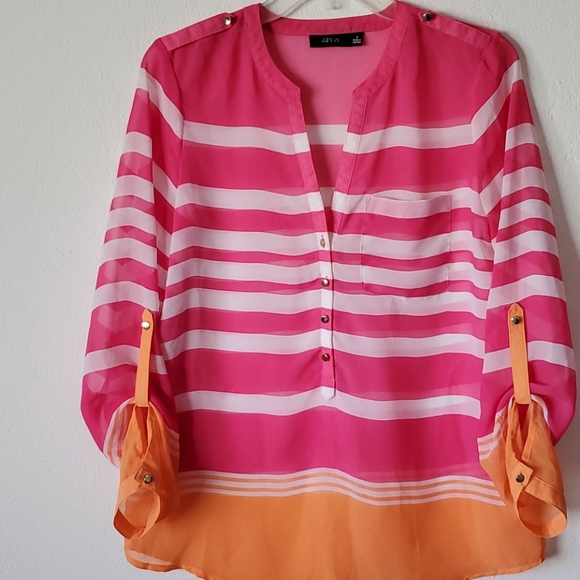 Apt. 9 Top Small - Picture 1 of 5